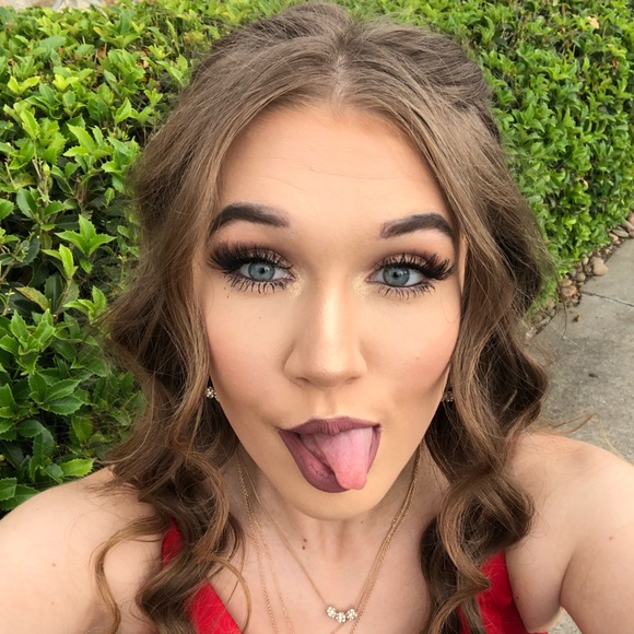 Meet your Posher, Josie - Picture 1 of 2